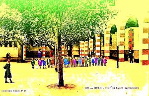 Oran - Cour du Lycee Lamoriciere